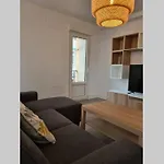 124a Moderno 3 By R2r Consulting